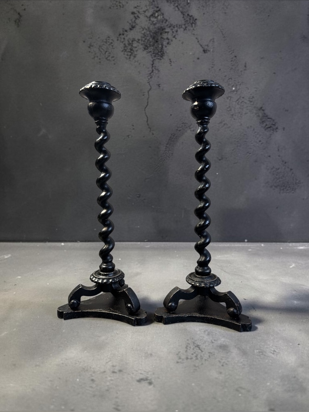 VIRGINIA METALCRAFTERS 12” COLONIAL CAST IRON BARLEY TWIST CANDLESTICK HOLDERS